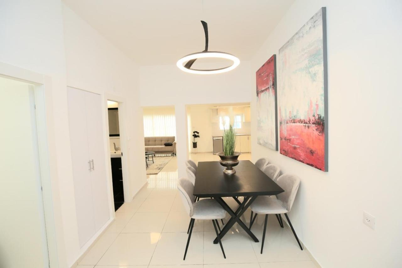 City Center Luxury Apartment In Нетания Экстерьер фото